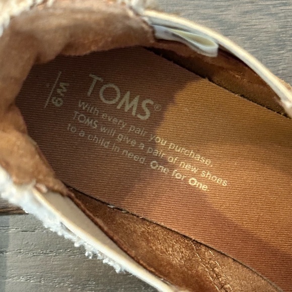 TOMS Booties - Picture 5 of 8
